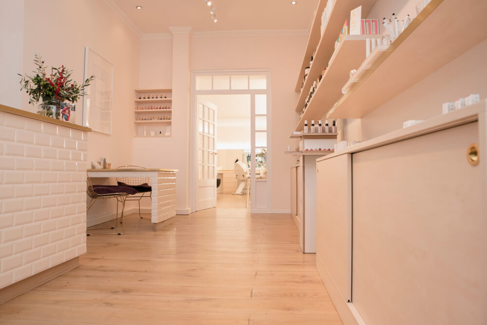Bild: Brautstyling in Köln, Tipps für das Brautmake-Up, Inspiration für die Brautfrisur, finde Ideen für das Brautstyling, NRW, gefunden auf philosophylove.de aus Düsseldorf, Trauredner Düsseldorf, Trauteam, Traurednerin, Philosophy Love, Freie Trauung,