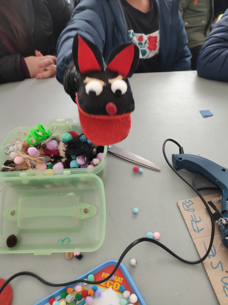 groupe et réalisations atelier gnomes et marionnettes en recyclé  fête du potiron Wittenhem 19/10/2025