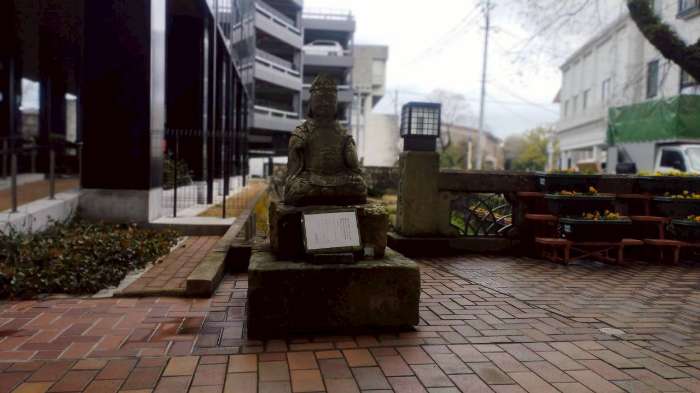 諫早市アーケード「アエル」に鎮座する恵比寿様