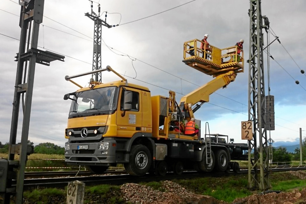 Oberleitungsbau mit Schörling (SRT)