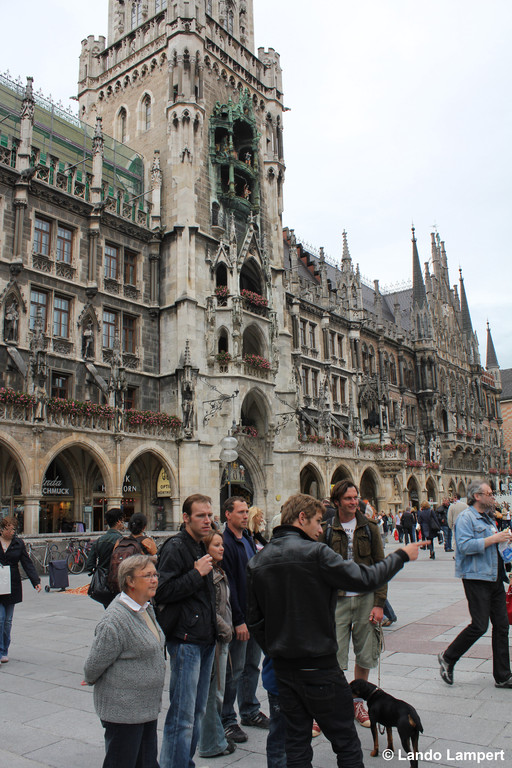 Vor dem Münchener Rathaus