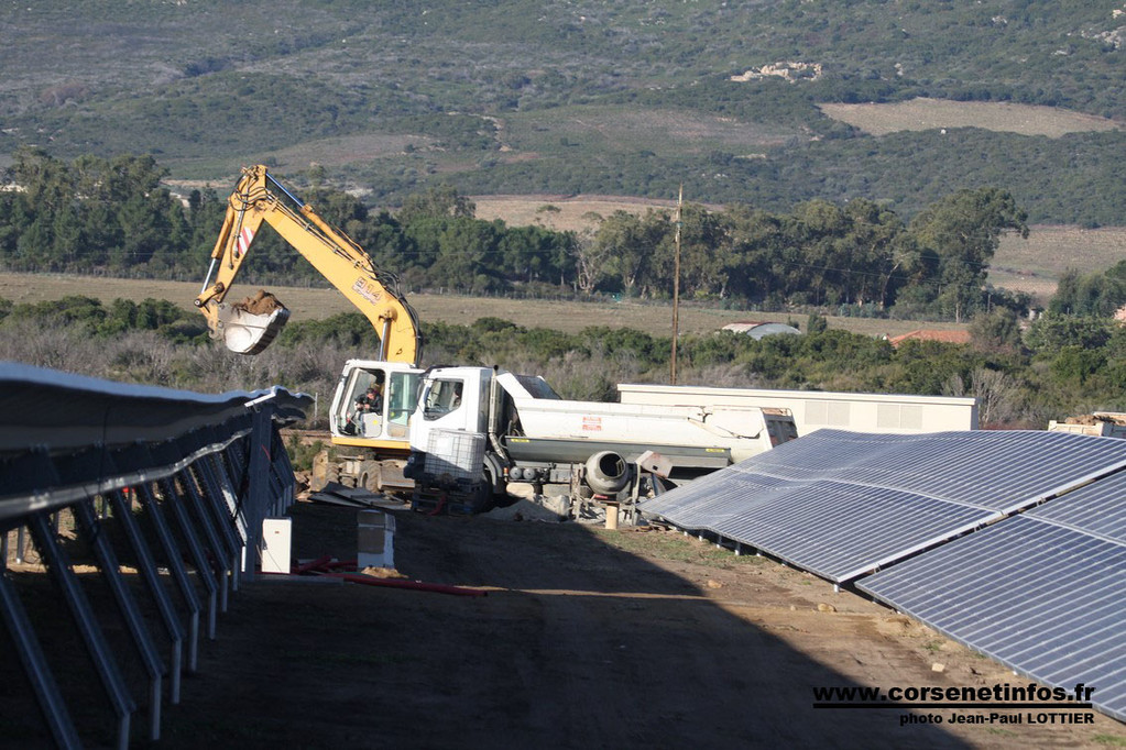 Le chantier est situé enre la route de Calenzana et celle de l'aéroport de Calvi