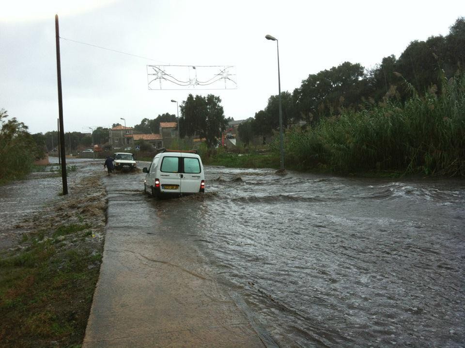 Sur une route parallèle à la quatre voies de Bastia