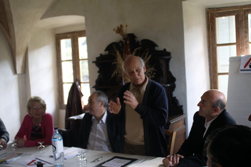 Toni Casalonga lors de l'inauguration de à "Casa di a lingua"