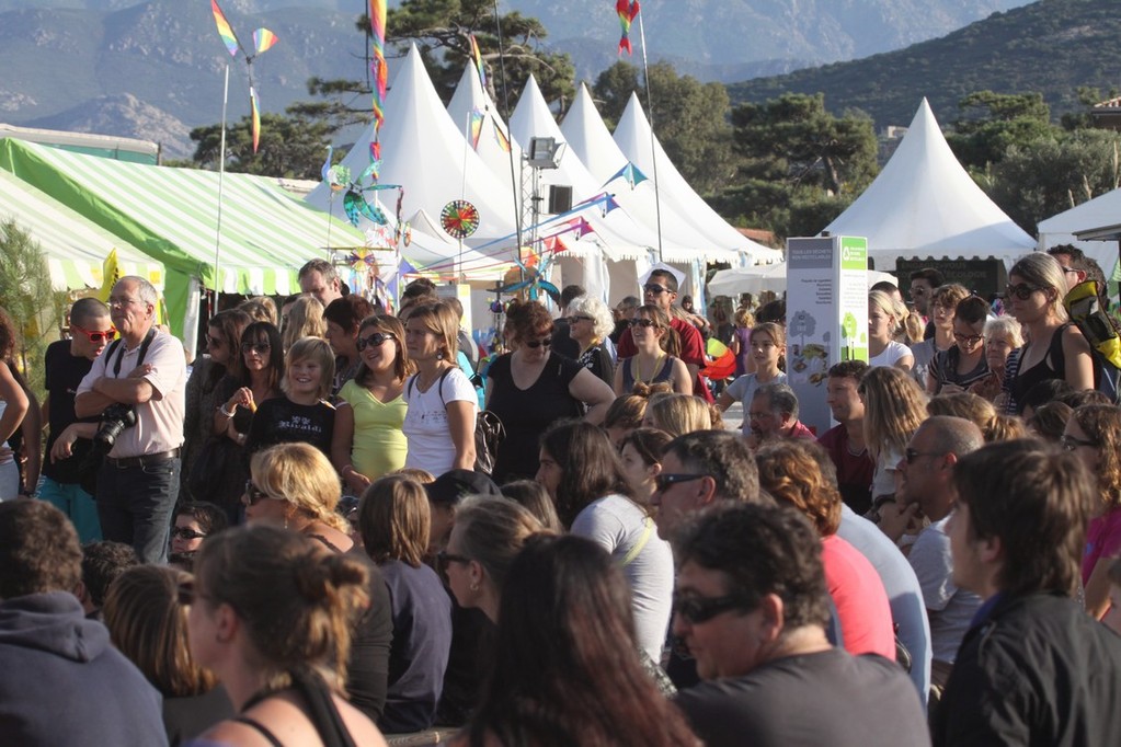 Difficile de se frayer un passage à l'espace fête en l'air ce samedi