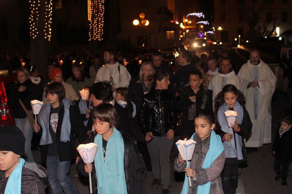 Les enfants en tête de la processio