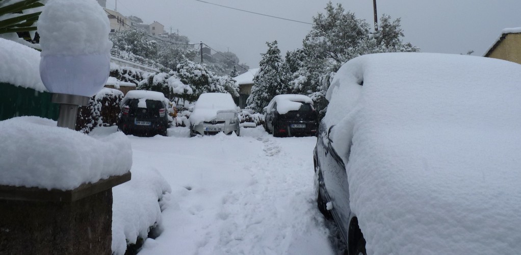 Au moins vingt centimètres de neige