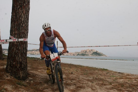 L'épreuve de VTT s'est disputée entre la pinède et la plage de Calvi.