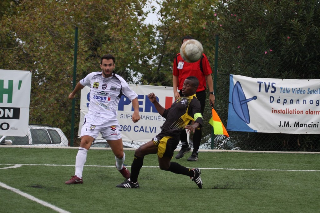 Inzerilo centre malgre Ferrera