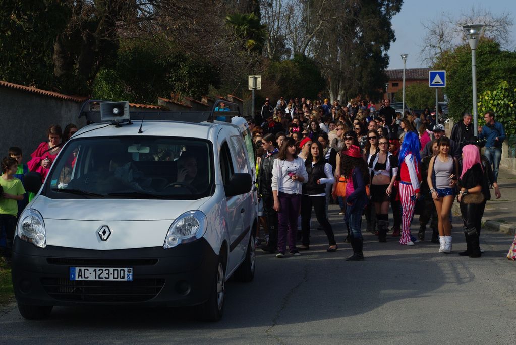 Derrière la voiture sono