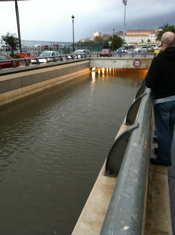 Le mini-tunnel du port : Sous les eaux