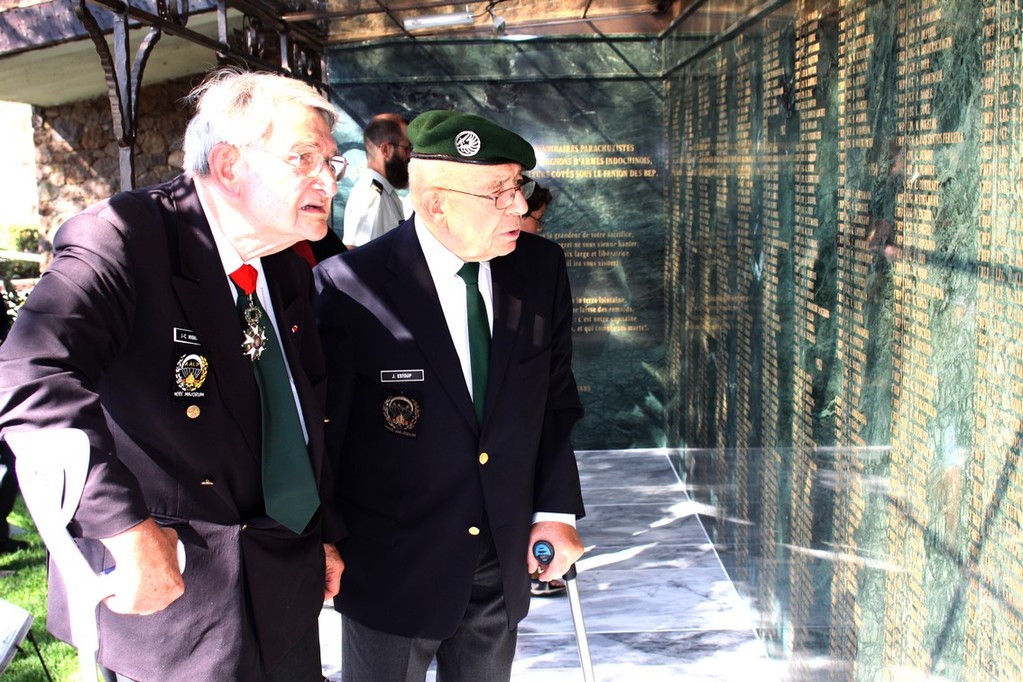 A la recherche de noms de camarades tombés au combat