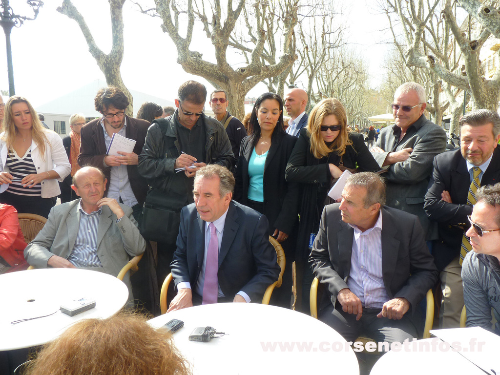 Conférence de presse avec pour  thèmes