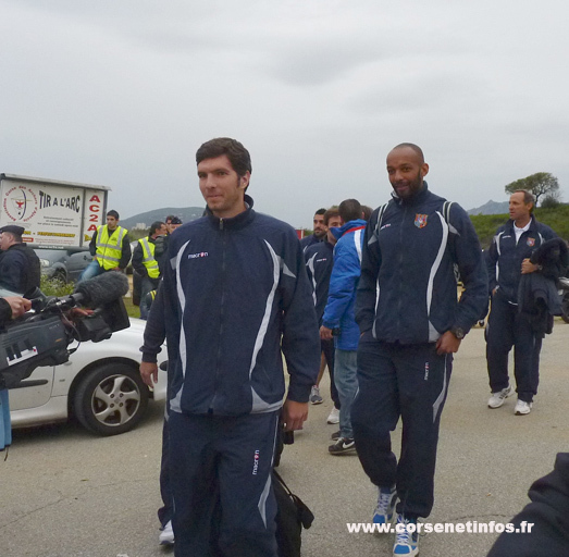 L'arrivée des joueurs du GFCOA