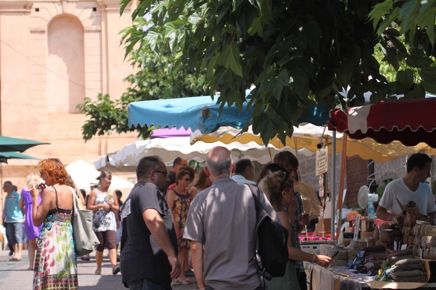 La foire se poursuit dimanche