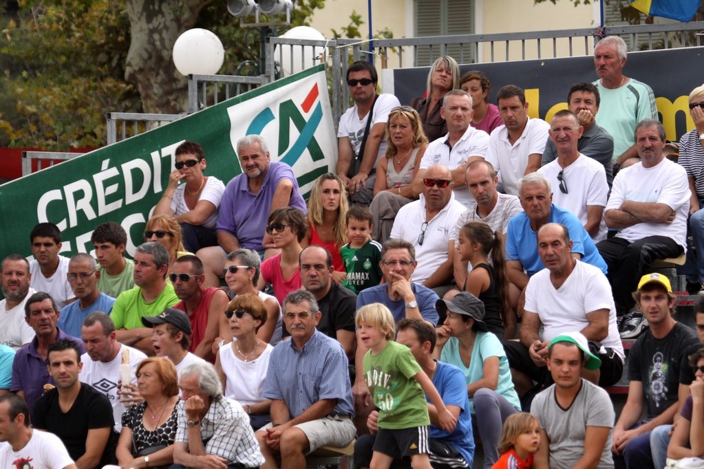 a suivi le spectacle jusqu'à l'orage qui a perturbé la fin de l'épreuve