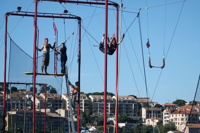 Le trapèze géant sur la plage