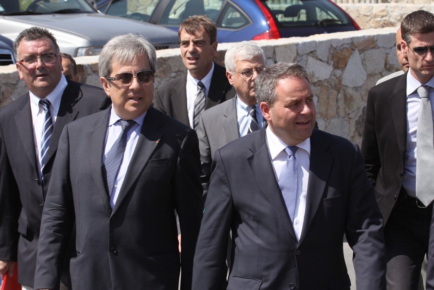 Xavier Bertrand accueilli par Ange Santini
