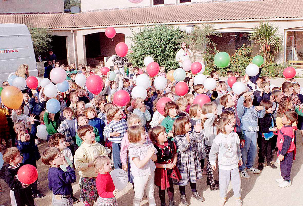 1994 : Les enfants de l'école maternelle sont là