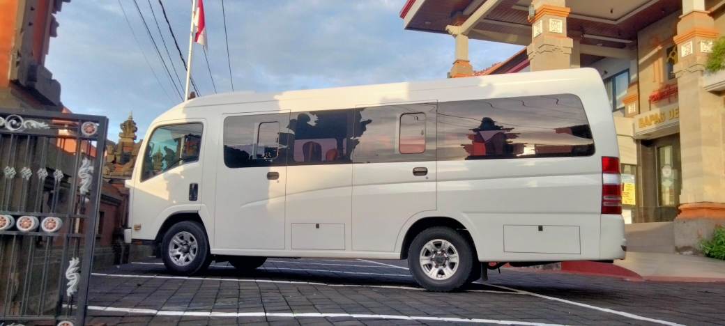 Minivan for traveling in Bali 