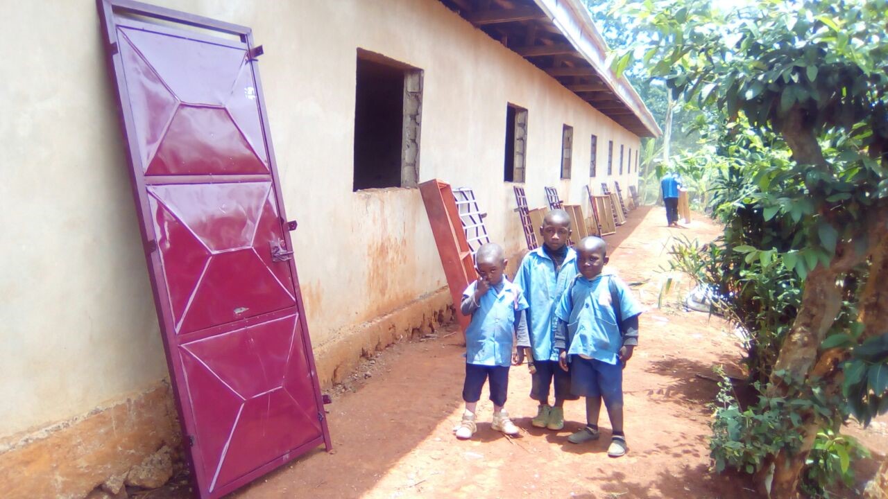 Cameroun. Rénovation d'une école primaire de la mission catholique de Bangoua qui accueille 250 enfants