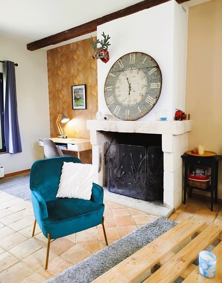 Le charme intemporel d’une cheminée pour réchauffer vos moments de calme - Gîte près de Senlis et Crépy en valois