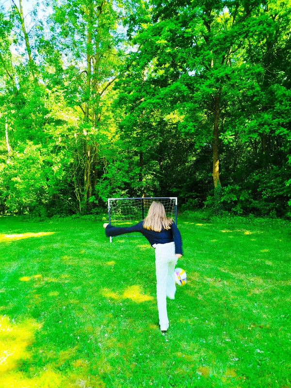 Jeux extérieurs pour enfants dans notre chambre d’hôtes familiale avec jardin à côté de Chantilly.