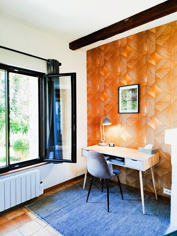 Espace bureau au calme avec WiFi Fibre – Idéal pour télétravailler en pleine nature
