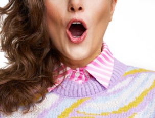 Primer plano de una persona pronunciando, simbolizando el aprendizaje de la pronunciación en español con inteligencia artificial.