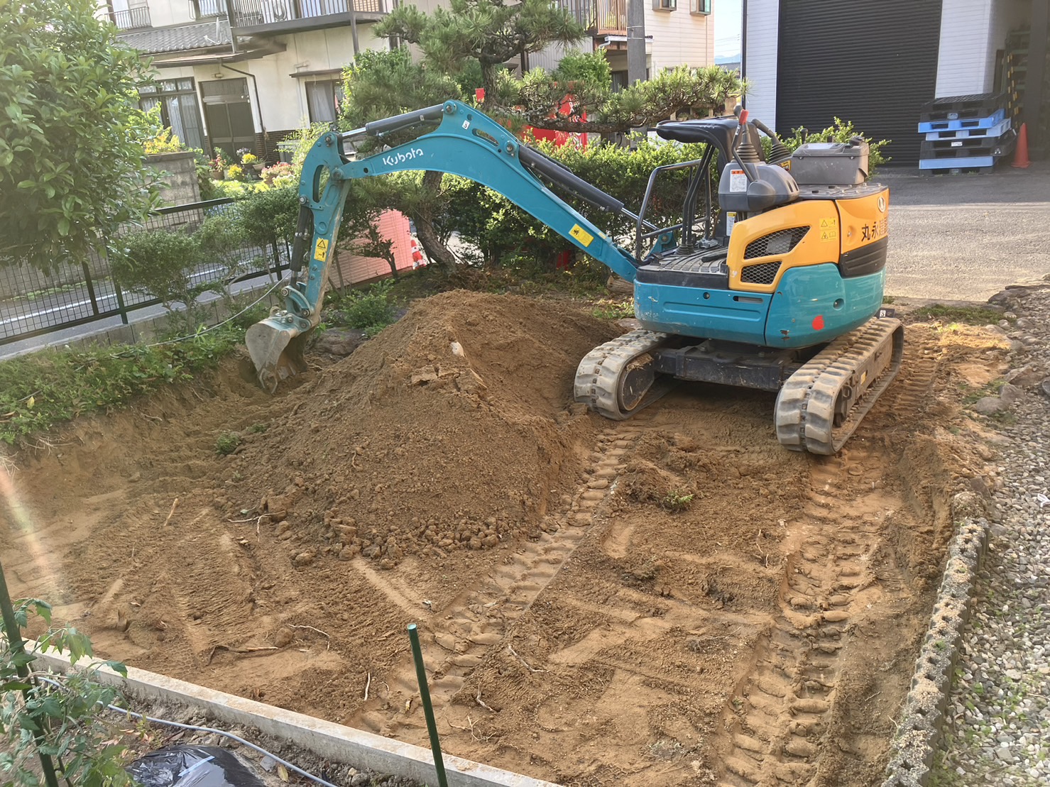 畑を広げる工事をしました