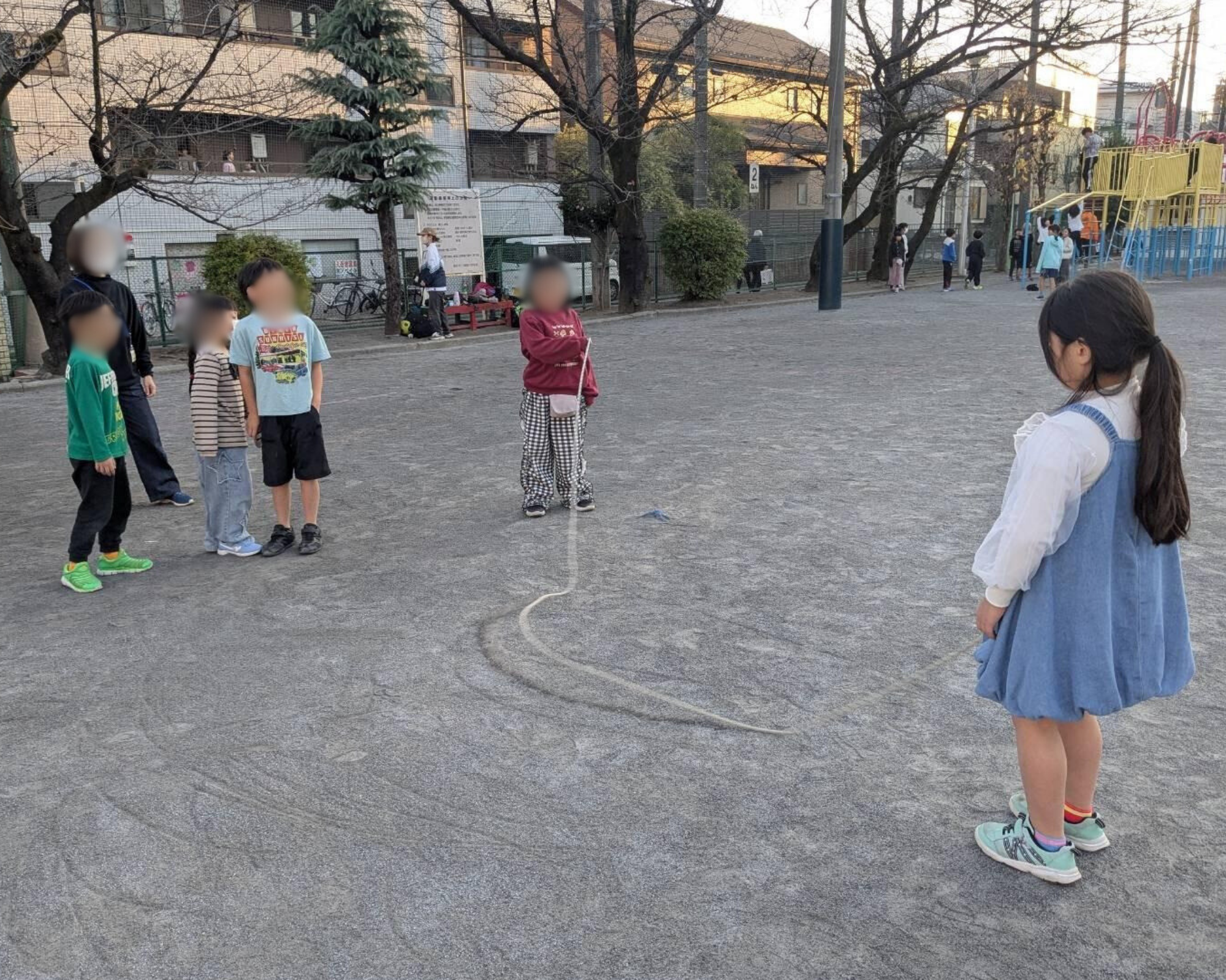 外遊び　師岡小校庭利用