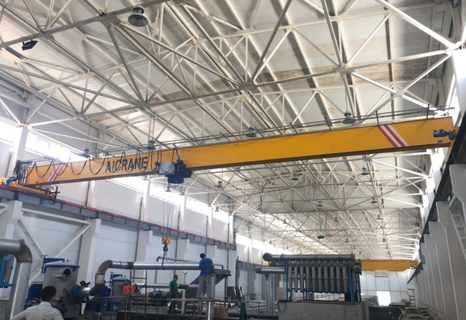 Top Running vs. Under Running Overhead Cranes: A Structural Comparison
