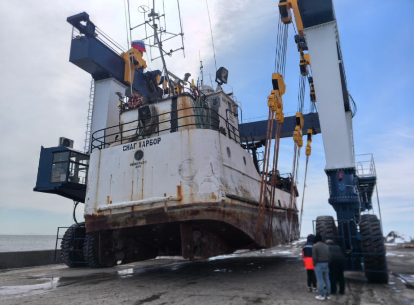 Safety Interlock Systems in Mobile Boat Lift Control Units