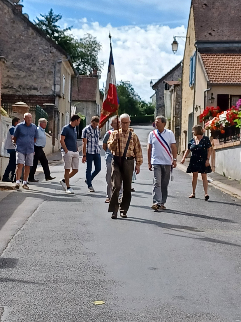 Puis départ direction le monument aux morts