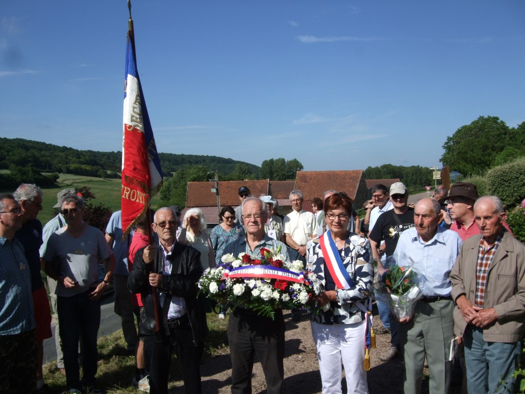 Dépôt de la gerbe de l'association