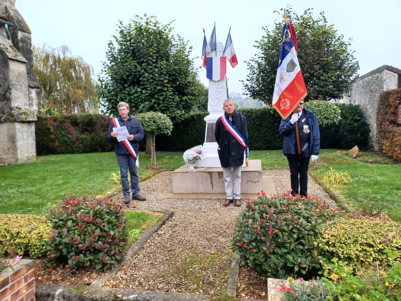 Lecture par Jean-Yves Roulot, maire délégué de La Chapelle-Monthodon, du message  Sébastien Lecornu, ministre des Armées et de Jean-Louis Thieriot, ministre délégué auprès du ministre des Armées et des Anciens combattants.