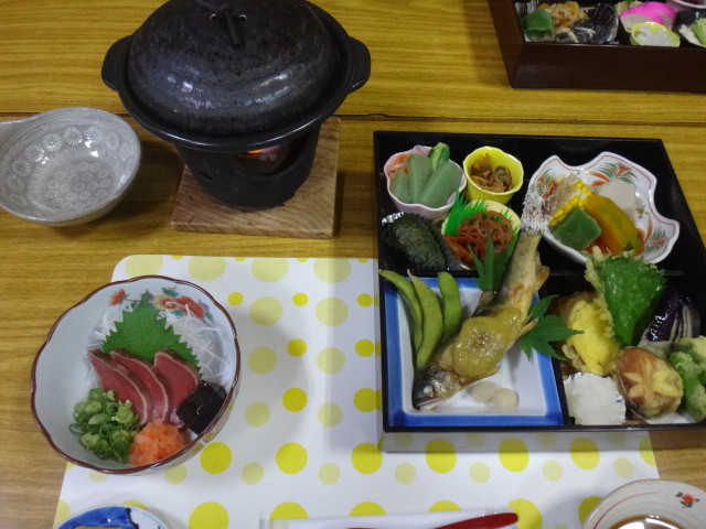 湯の峯温泉と湯の峰温泉は、和歌山県の源泉かけ流し温泉です。