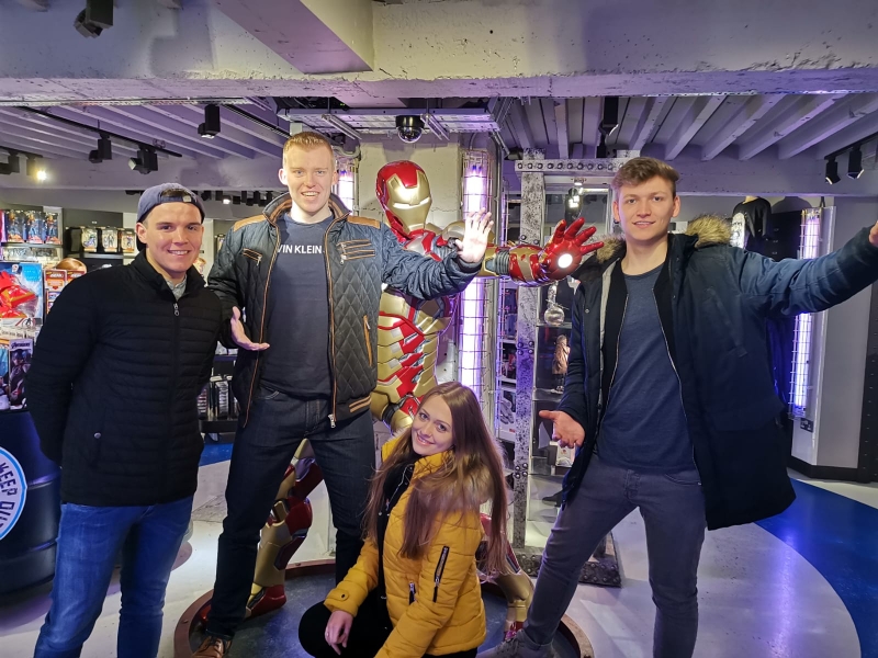 Iron Man 2.0 - zumindest die Pose stimmt