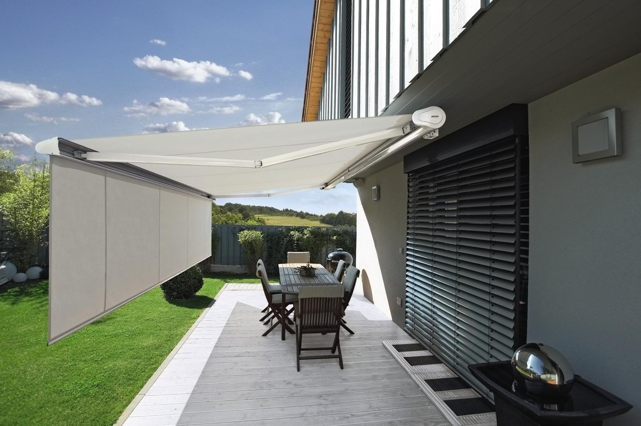 Кассетная локтевая маркиза