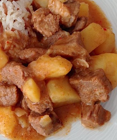Tas Kebabi: herzhafter Fleischeintopf mit Kartoffeln - Alles Türkei