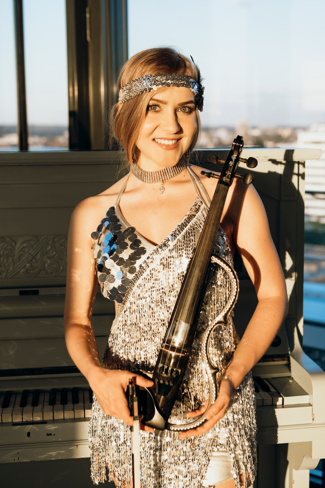 Electric violinist for events