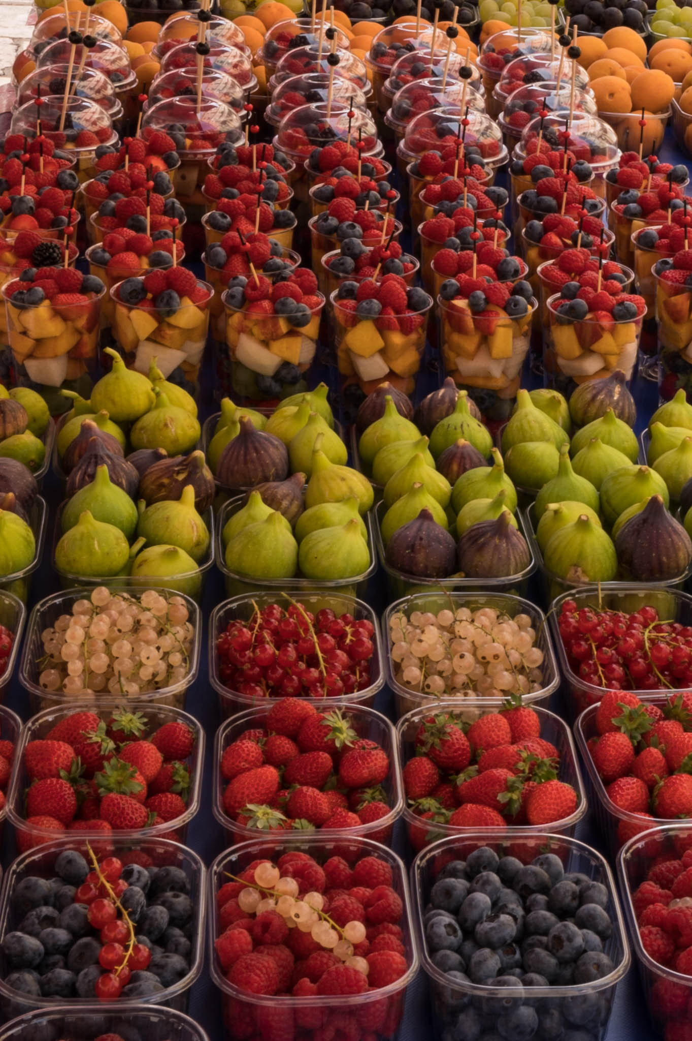 Früchte aus der Gegend auf dem Markt