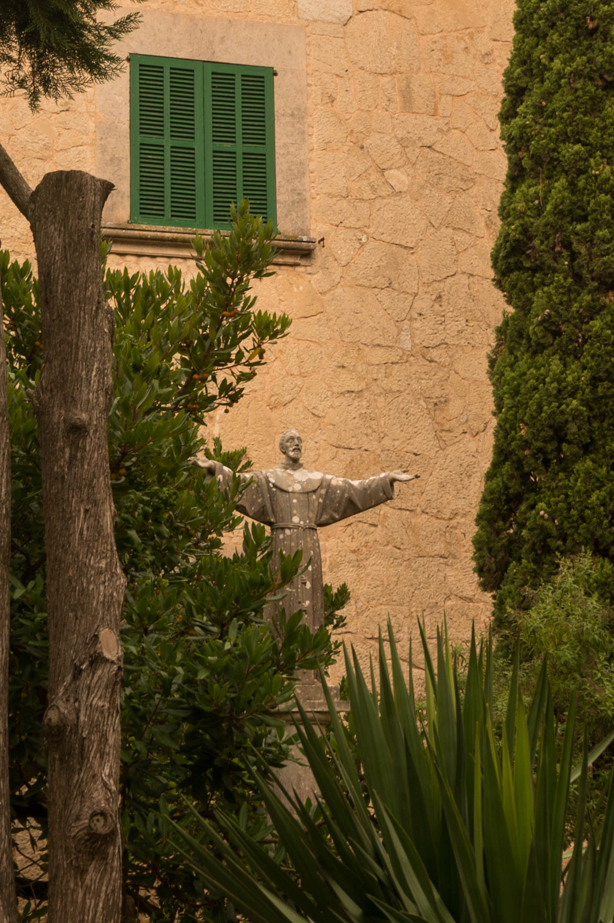 mystischer Garten im Kloster auf dem Puig de Randa