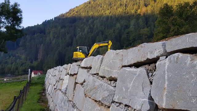 Natursteinmauer trocken verlegt Kopfsteine Möllbrücke Erdarbeiten Mietpark Schachner 