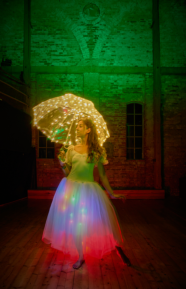 LED Umbrella, LED Dress, Imane SF, Tänzerin Bollywood Dance Hamburg, Tatjana Wegner