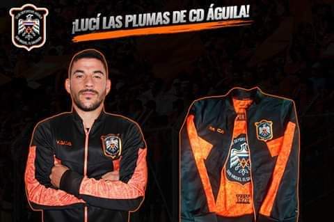 😍😍😍 ¡No te quedes sin la tuya, aguilucho!  Compra hoy por $50 la chumpa de CD Águila. Búscanos a partir de la 1:00 pm por la entrada a platea del estadio Barraza.