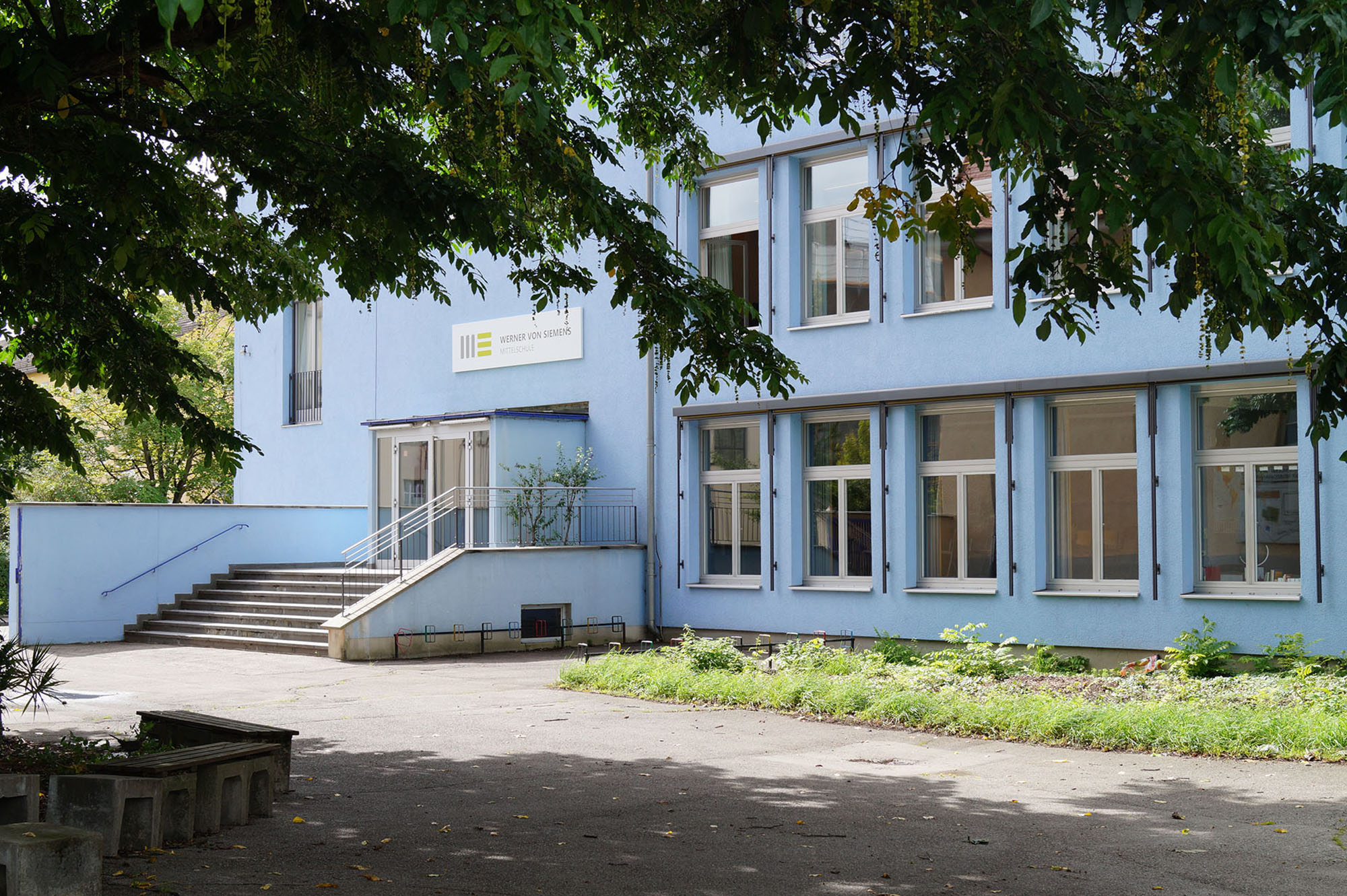 Uns können Sie Ihre Kinder ruhig anvertrauen! - werner-von-siemens-mittelschuls Webseite!