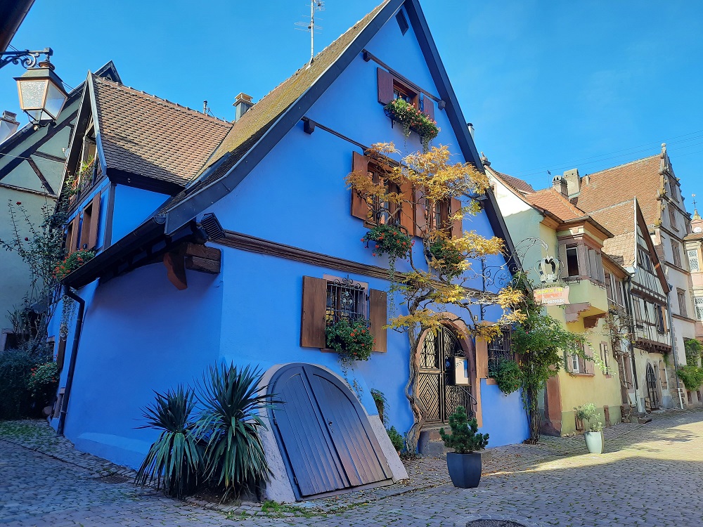 Une maison de carte postale rue de la Couronne