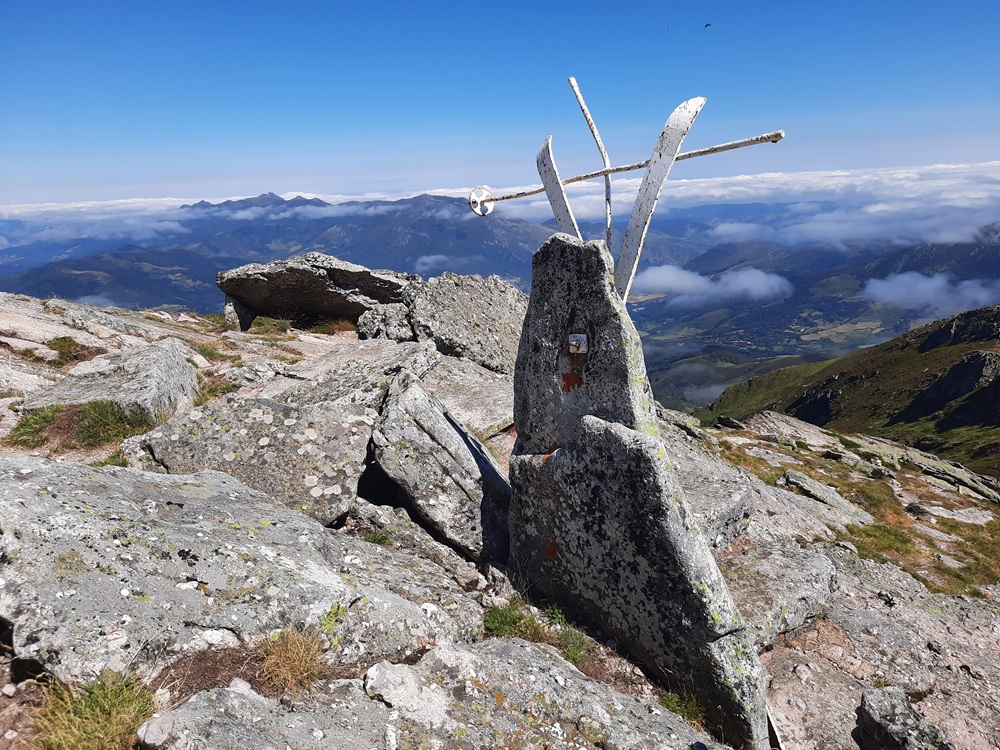 Pico de los Tres Mares