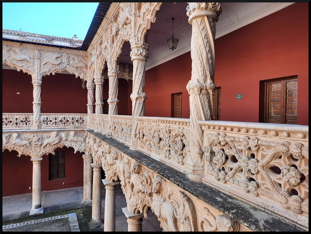 Patio de los Leones